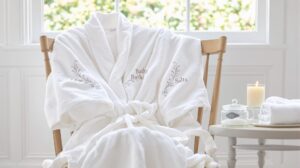 peignoir brodé